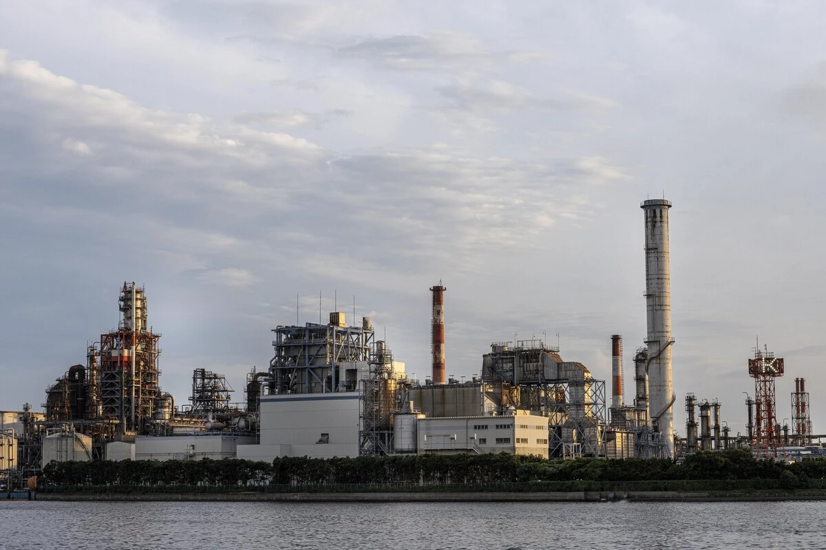 From acquisition to decommission - one platform, one partner.